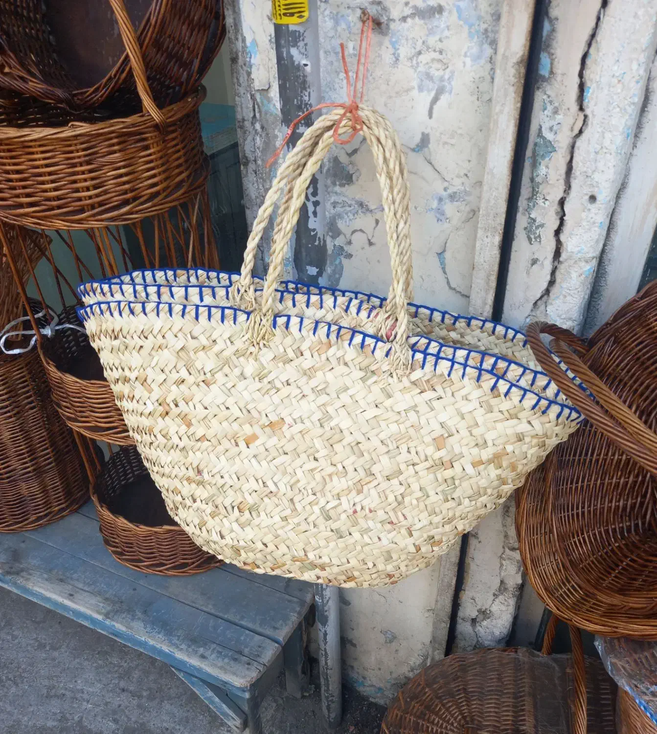 زنبیل ساده،گل کاموایی وگل برجسته وسفره ساده،گل دار|صنایع دستی و سایر لوازم تزئینی|رشت, پیرسرا|دیوار