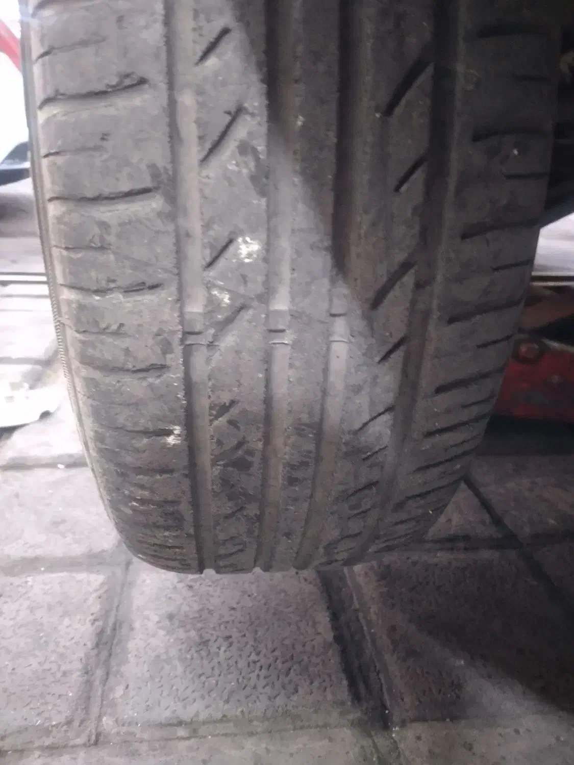 لاستیک خودرو|قطعات یدکی و لوازم جانبی|کاشان, شهرک انقلاب|دیوار