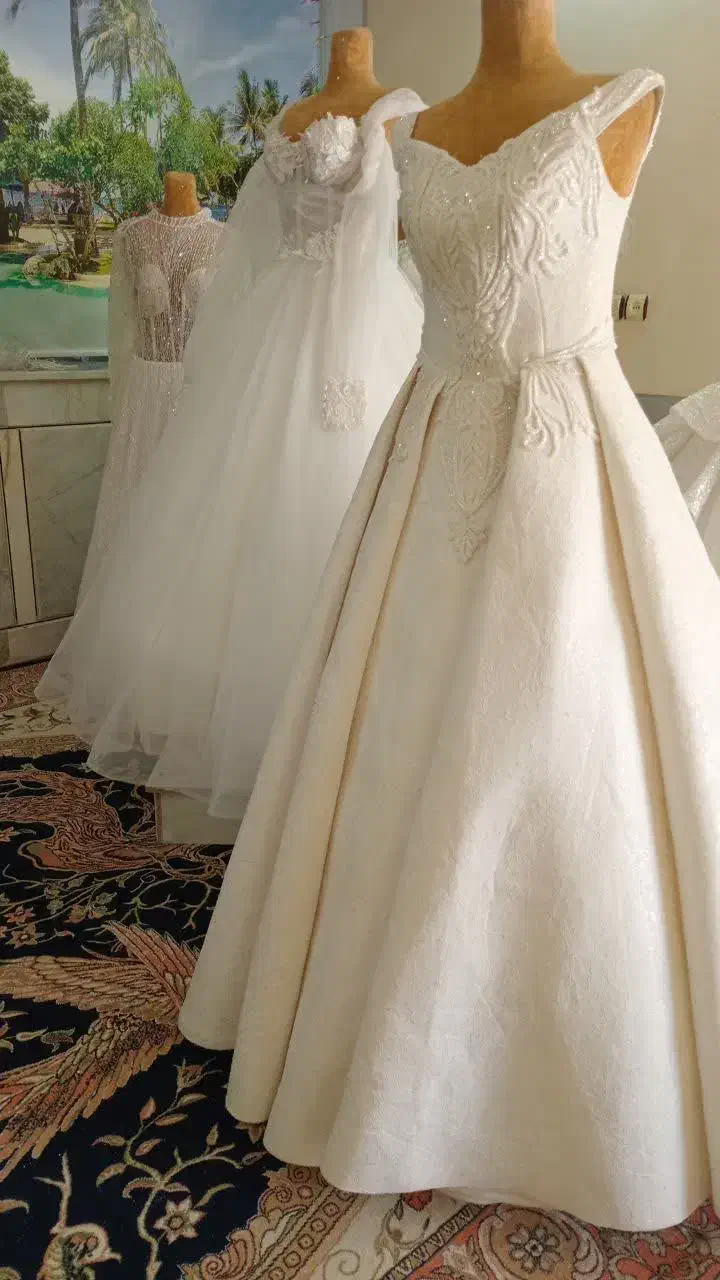 ۴۰عدد لباس عروس  از ۳تومن تا ۵تومن|لباس|نجف‌آباد, امیرآباد|دیوار