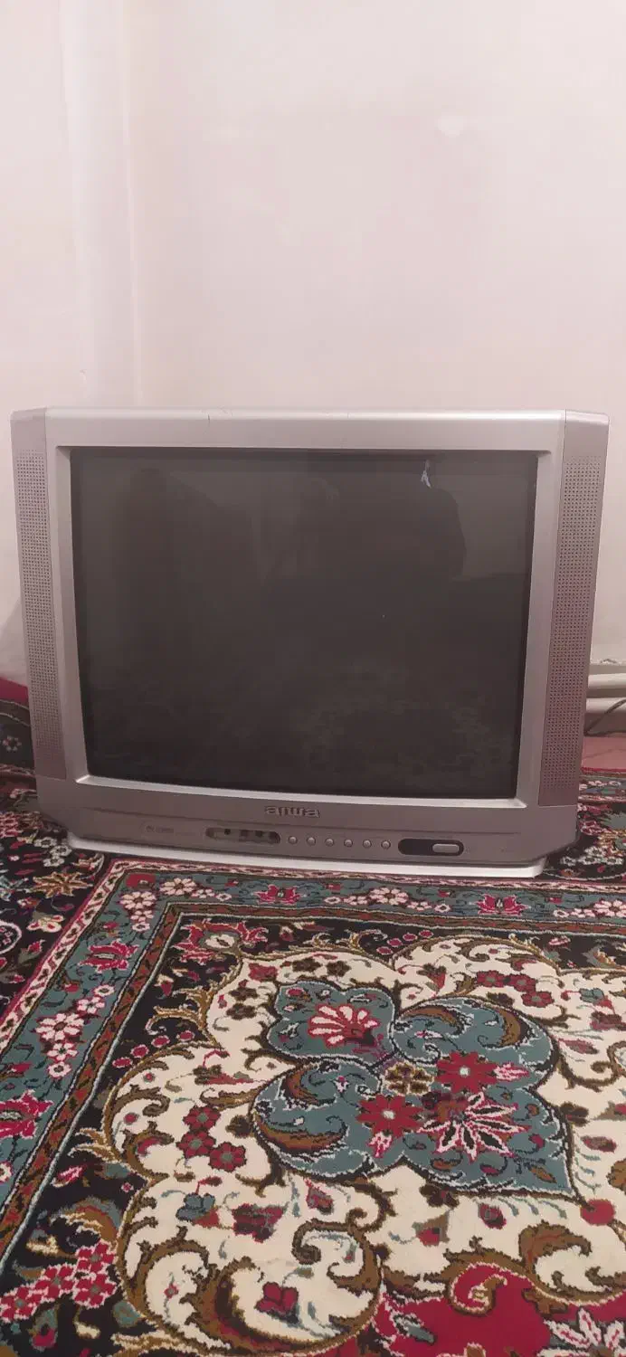 تلویزیون آیوا 21اینچ کاملا سالم|تلویزیون و پروژکتور|ملایر, |دیوار