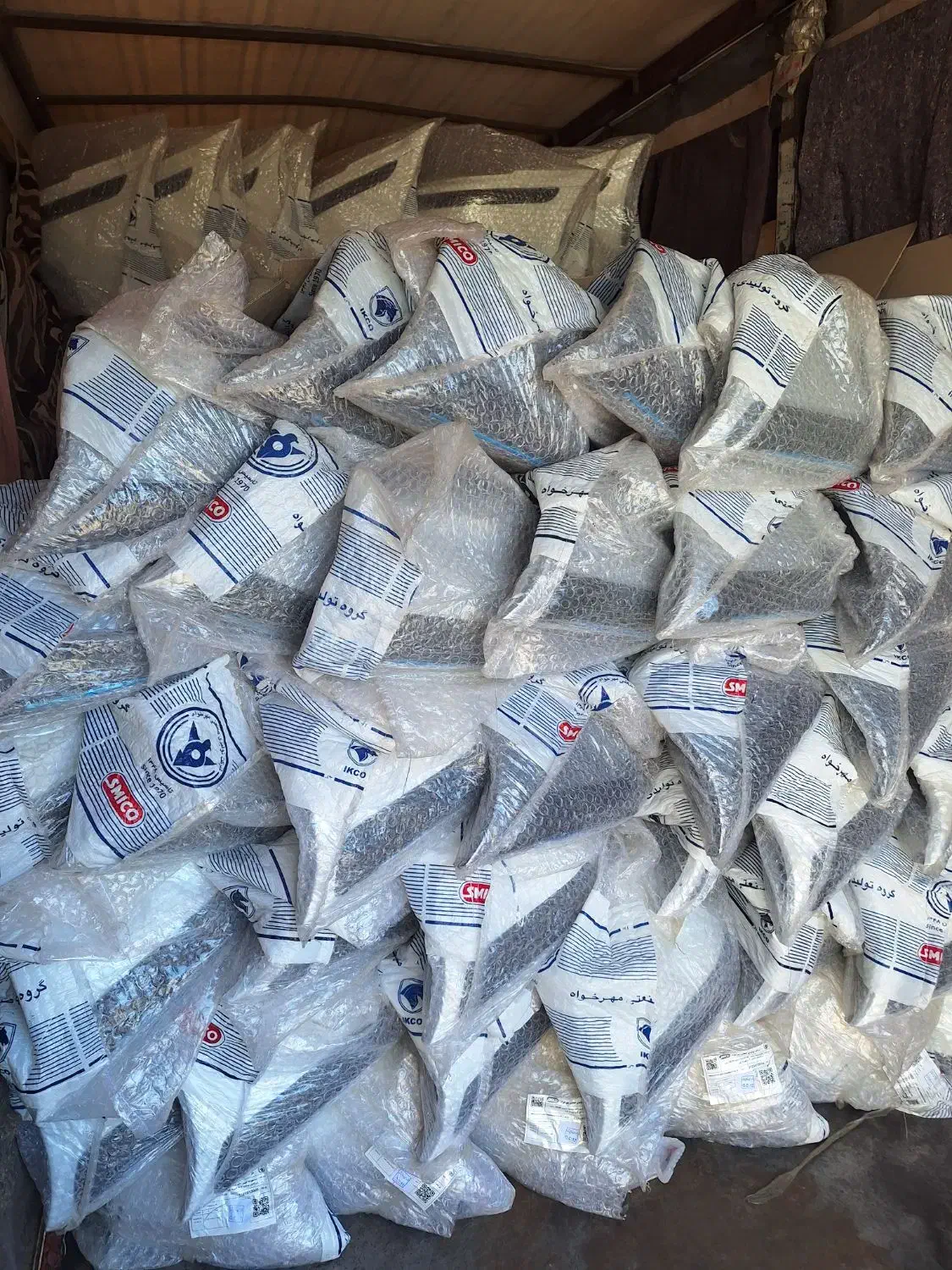 نمایندگی بدنه و سپر رنگی و خام و چراغ تمام ماشینها|قطعات یدکی و لوازم جانبی|تبریز, |دیوار