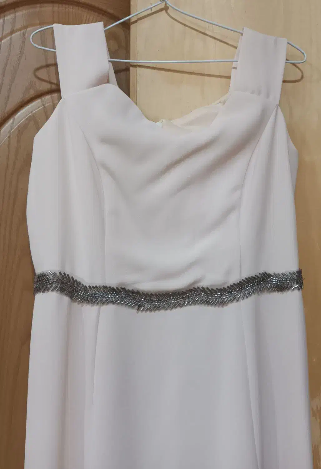 لباس مجلسی|لباس|بندر انزلی, مسکن مهر|دیوار