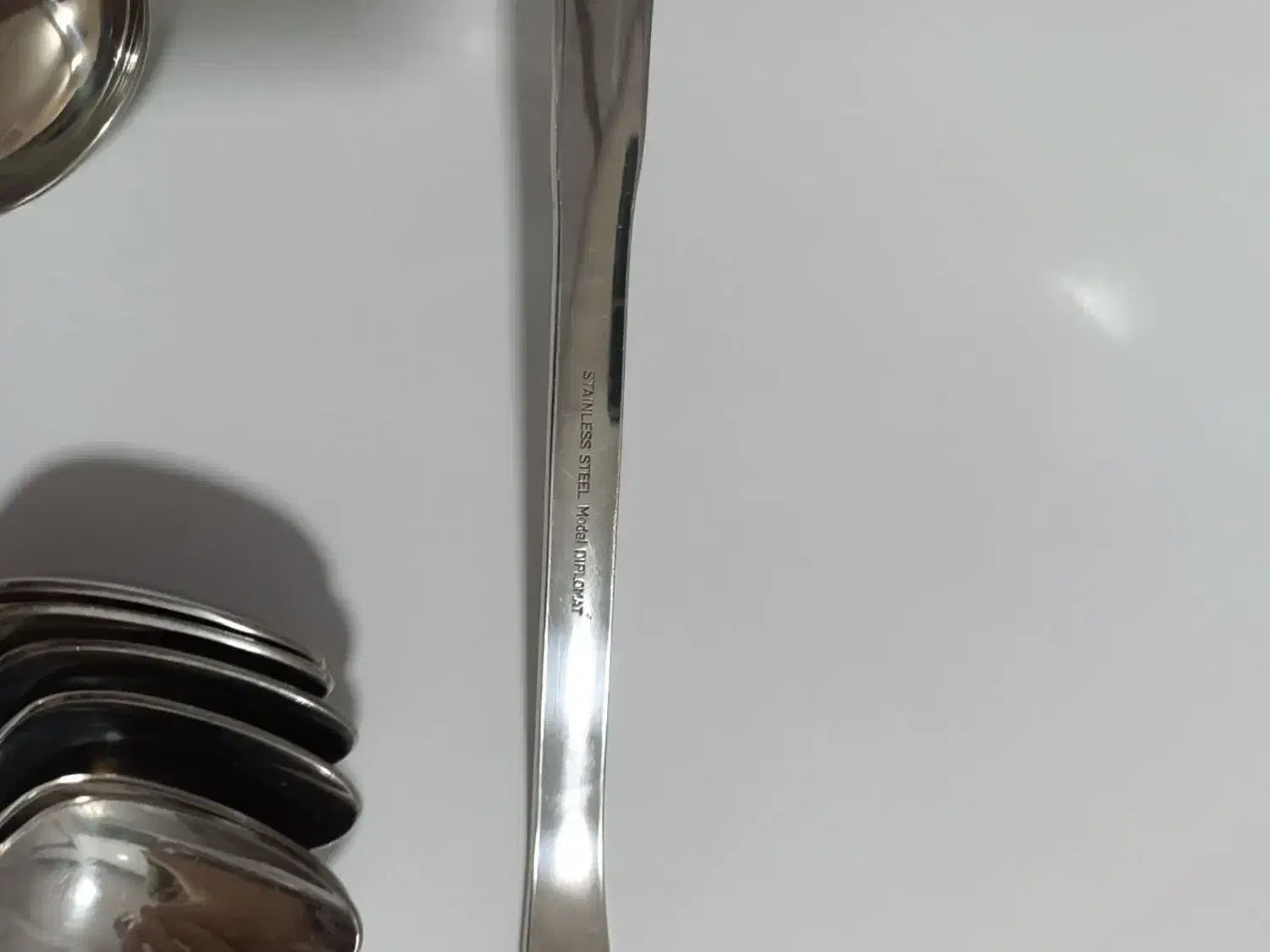 سرویس قاشق وچنگال قدیمی مدل دیپلمات|ظروف سرو و پذیرایی|بادرود, |دیوار