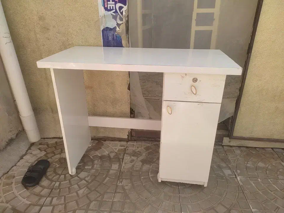 میز کار در حد نو|میز تحریر و کامپیوتر|نقده, |دیوار