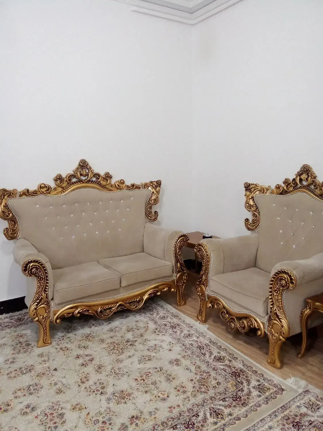 مبل سلطنتی همراه با عسلی|مبلمان خانگی و میز عسلی|سنندج, |دیوار