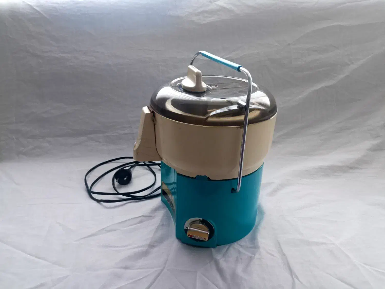 آب میوه گیری|آبمیوه‌گیر و آب‌مرکبات‌گیر|تهران, ایوانک|دیوار