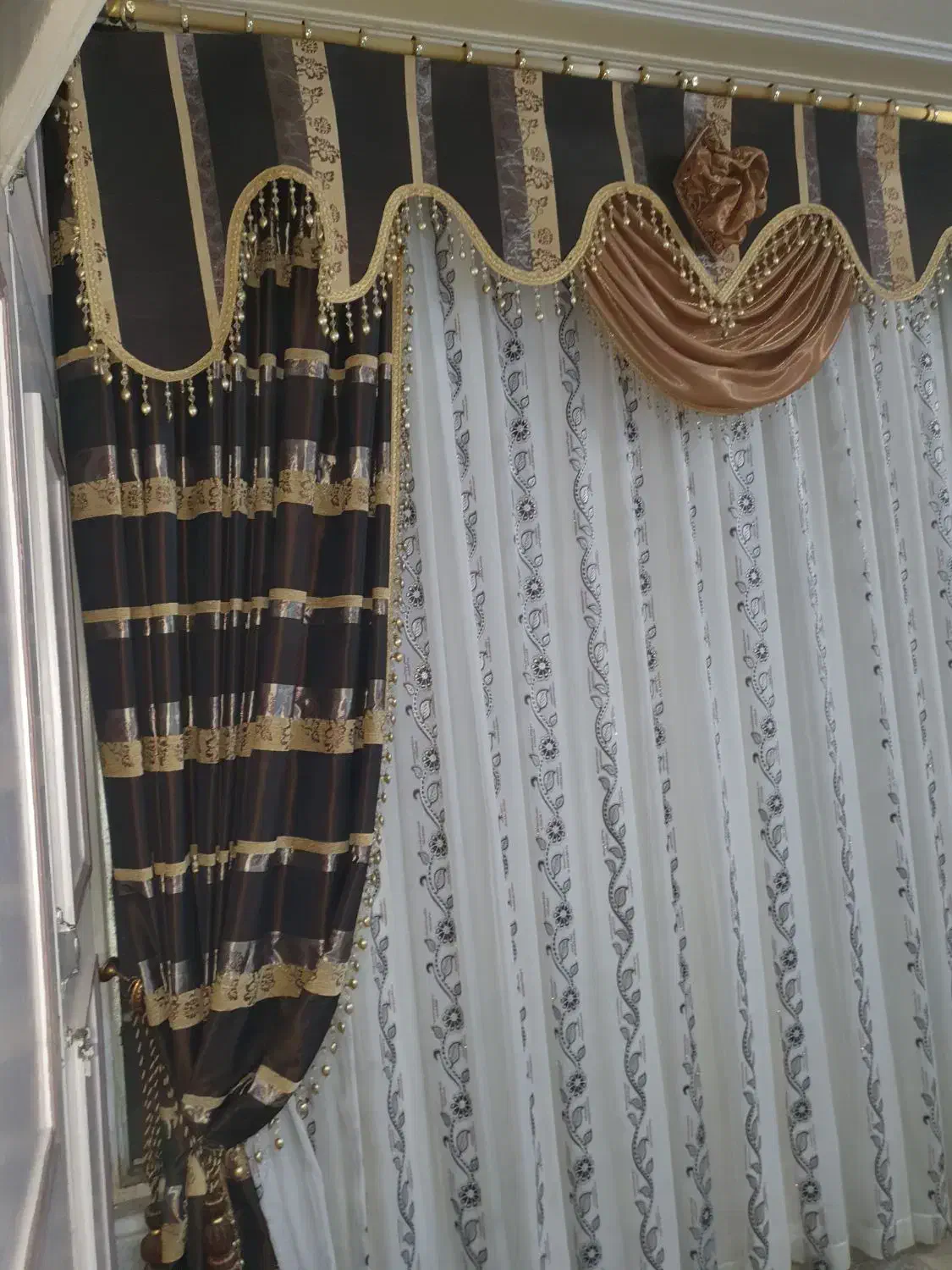 پرده|پرده، رانر، رومیزی|قم, بنیاد|دیوار