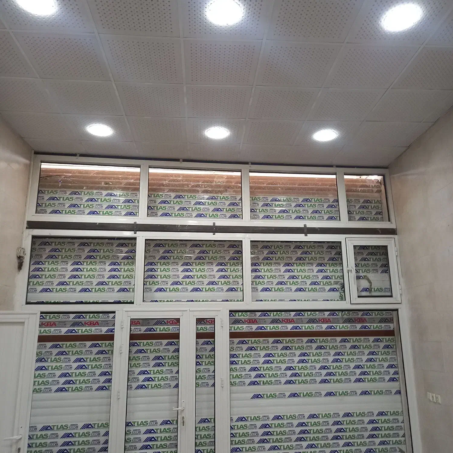 یک مغازه ۳۵ متری|اجارهٔ مغازه و غرفه|خوی, |دیوار