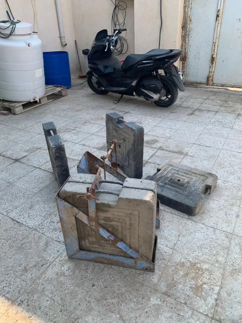 زیر جکی و قلاب جرثقیل|خودرو سنگین|شیراز, آبیاری|دیوار