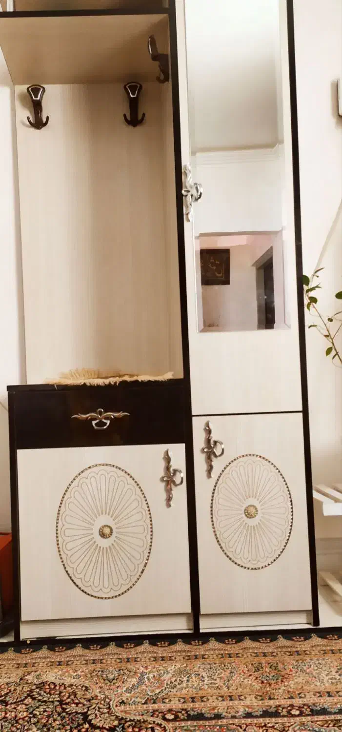 کمد پادری|جاکفشی، کمد، دراور|بم, |دیوار