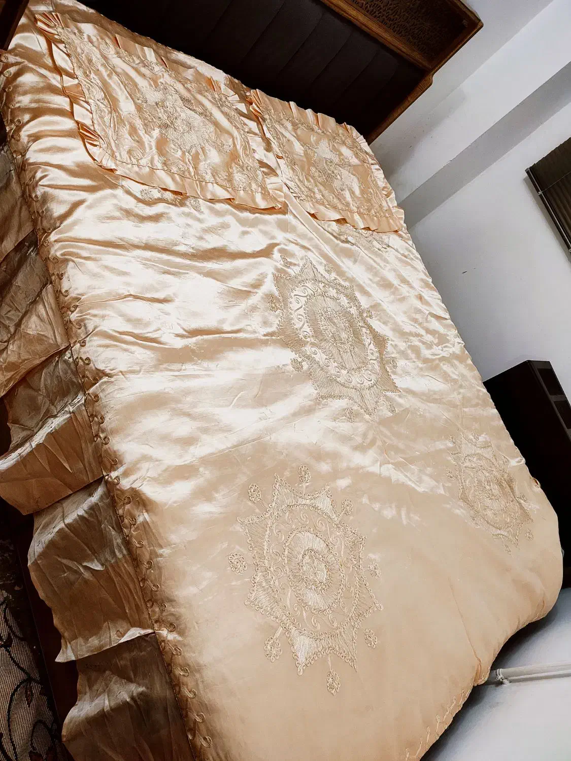 روتختی ساتن شکیل|سرویس روتختی|رشت, فلسطین|دیوار