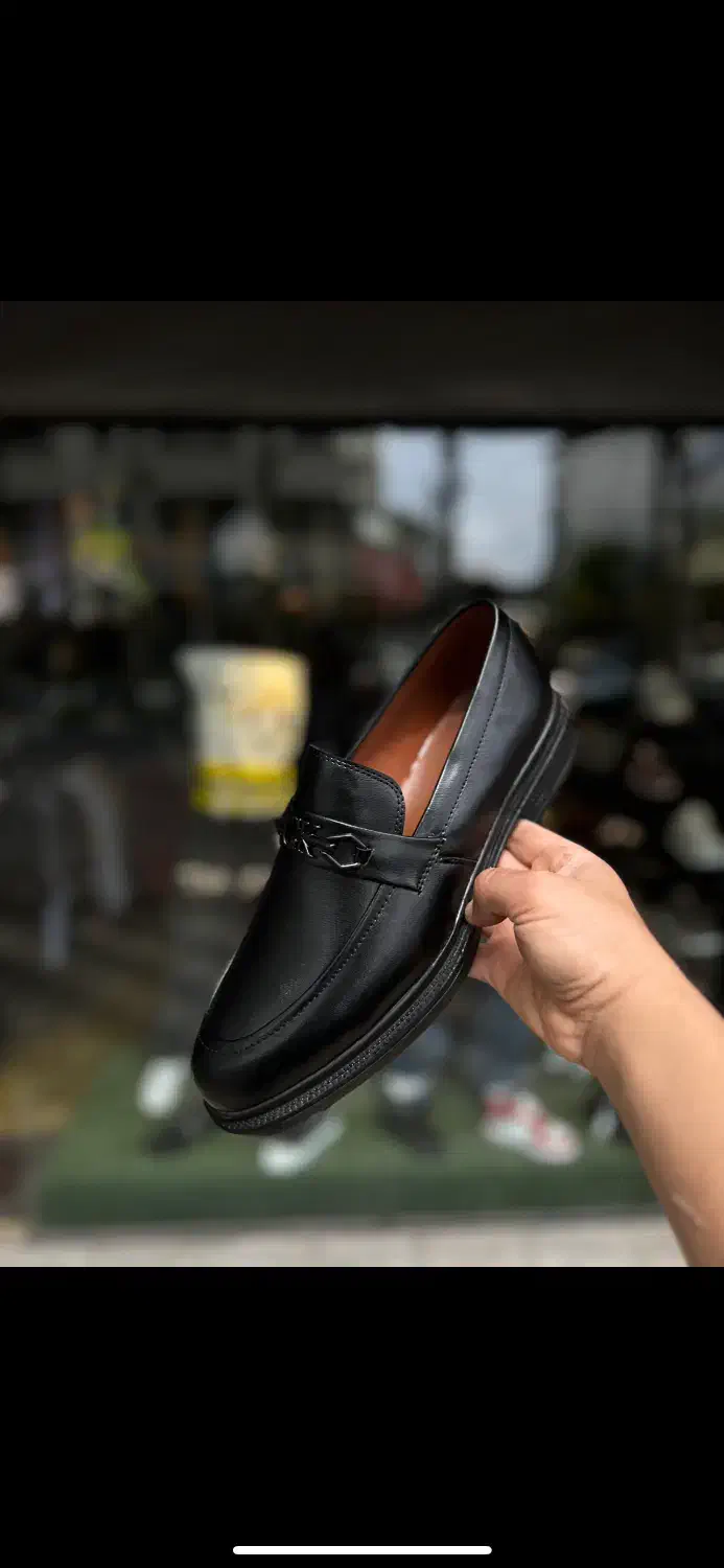 تعداد کفش مجلسی|کیف، کفش، کمربند|رشت, شهریاران|دیوار