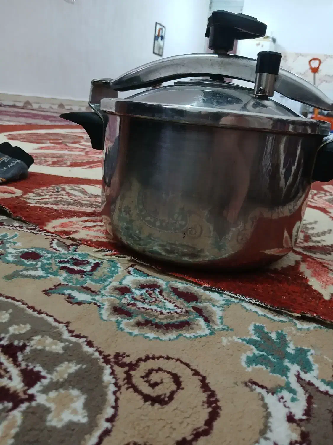 زودپز|ظروف پخت‌وپز|شوشتر, |دیوار