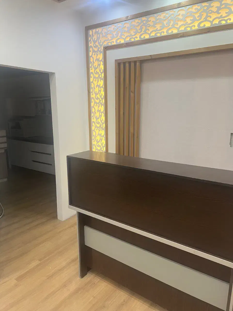 منشی خانم یک نفر شیف صبح یک نفر شیفت عصر|استخدام اداری و مدیریت|اراک, |دیوار