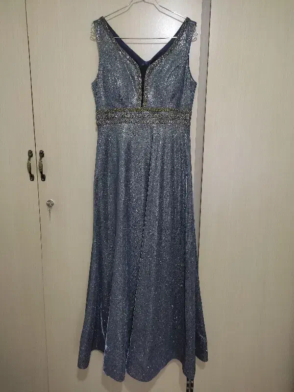 لباس مجلسی|لباس|معصومیه, |دیوار