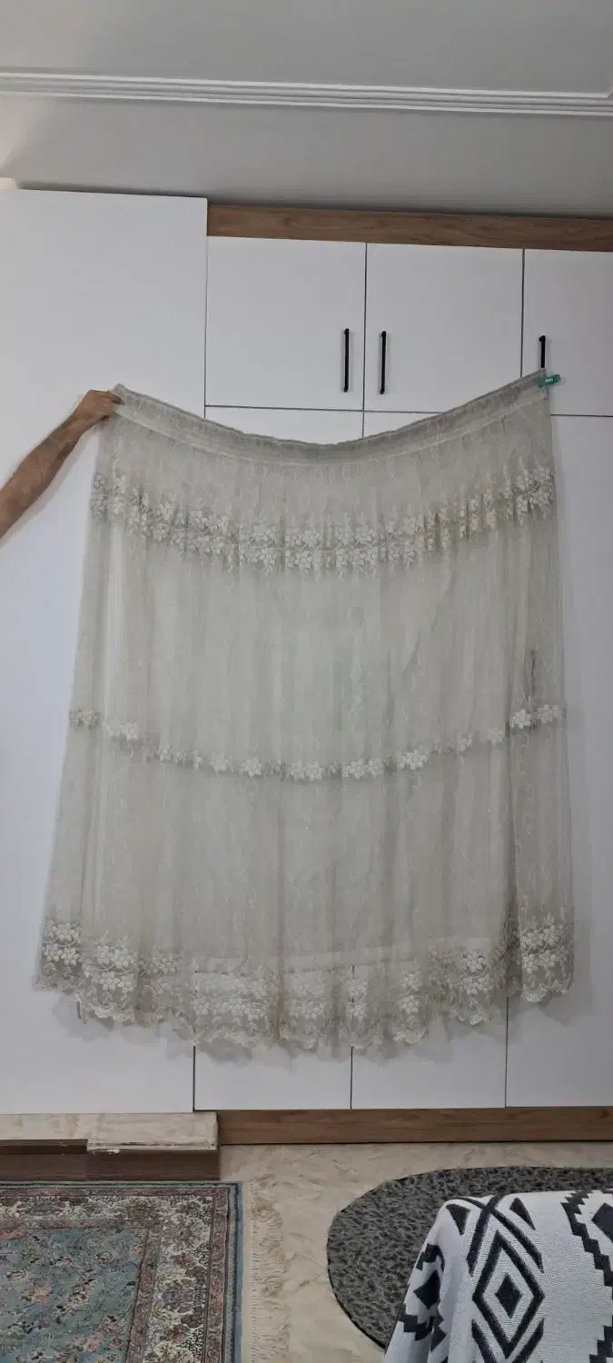 پرده گل دار بهمراه زیر پرده دوخته شده|پرده، رانر، رومیزی|تهران, افسریه شمالی|دیوار