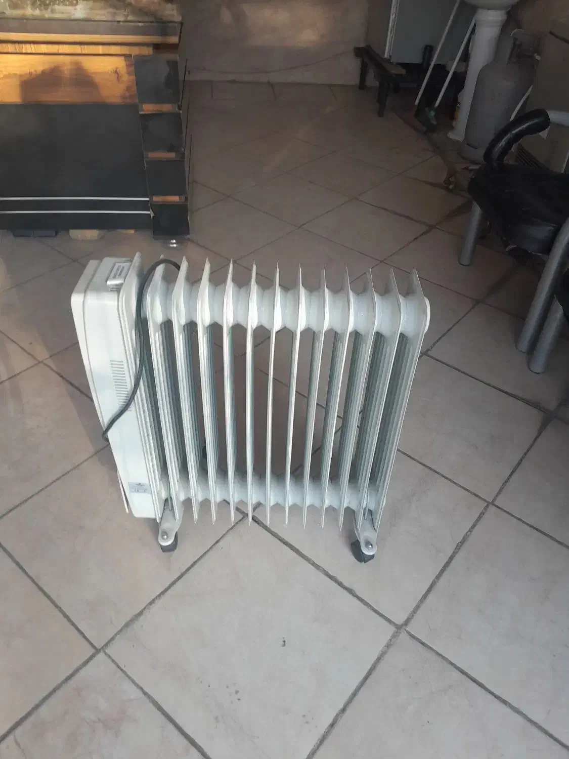 شوفاژ برقی ۱۳ پره یک روز استفاده شده|آبگرمکن، پکیج، شوفاژ|یزد, |دیوار