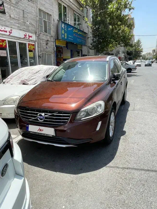 ولووxc60مدل۲۰۱۴|خودرو سواری و وانت|تهران, درختی|دیوار
