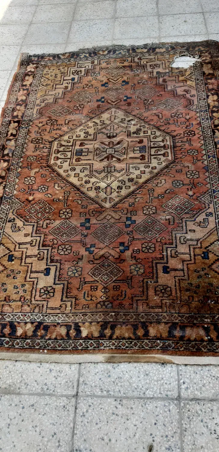 قالیچه عتیقه قدیمی|کلکسیون اشیاء عتیقه|ری, دولتآباد|دیوار