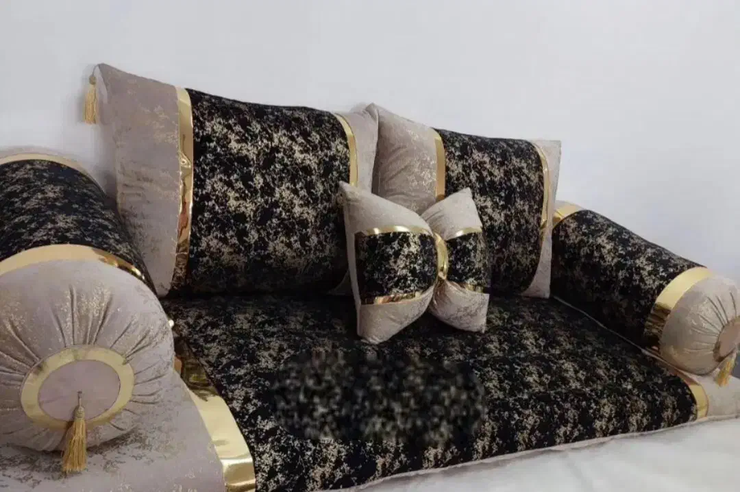 ست شاه نشین وبالشت گرد وچهار گوش|رختخواب، بالش، پتو|دزفول, |دیوار