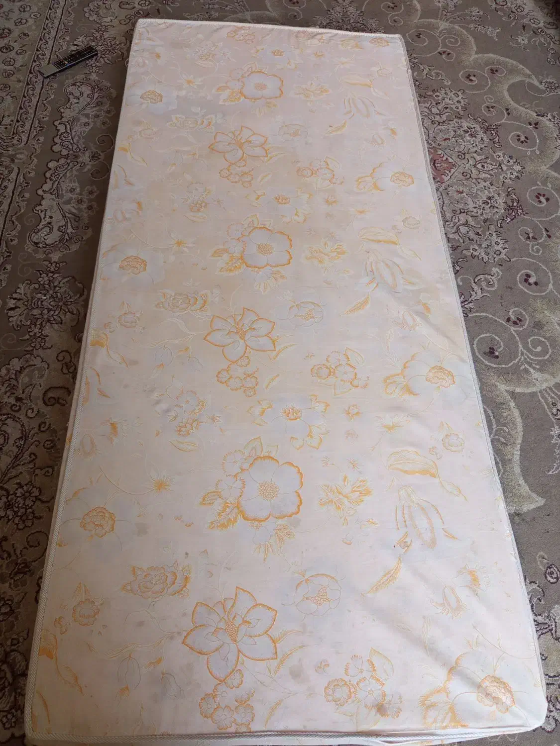 دو عدد تشک تخت طبی سالم|تشک تختخواب|شاندیز, |دیوار