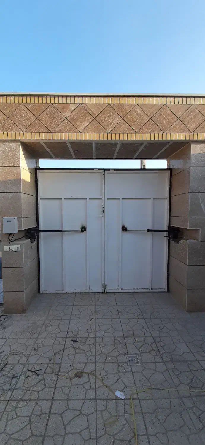 سایبان. درب برقی جک بازویی قسطی|خدمات پیشه و مهارت|سیرجان, |دیوار