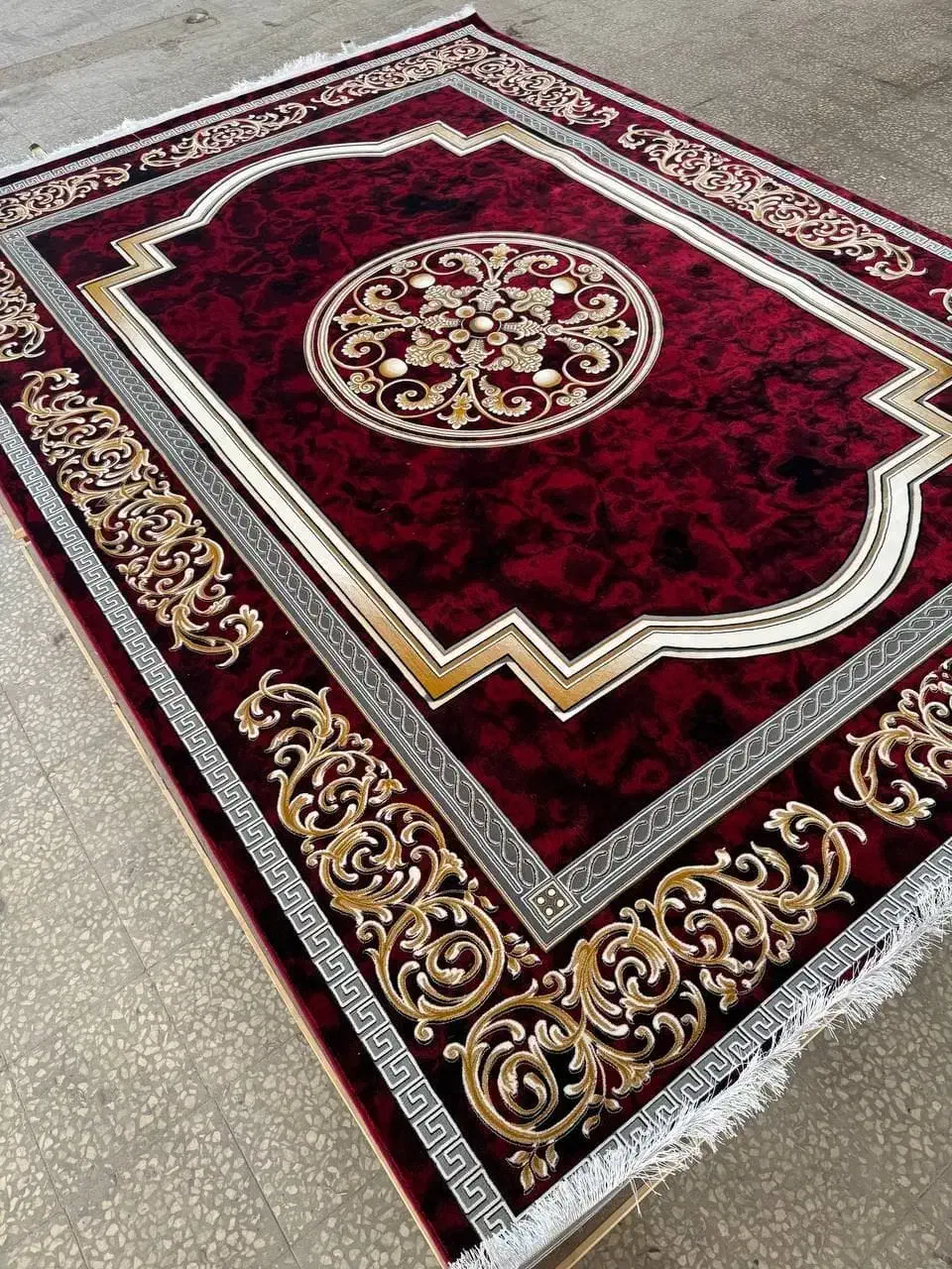 فرش طاها|فرش|نجف‌آباد, شهدای غربی|دیوار