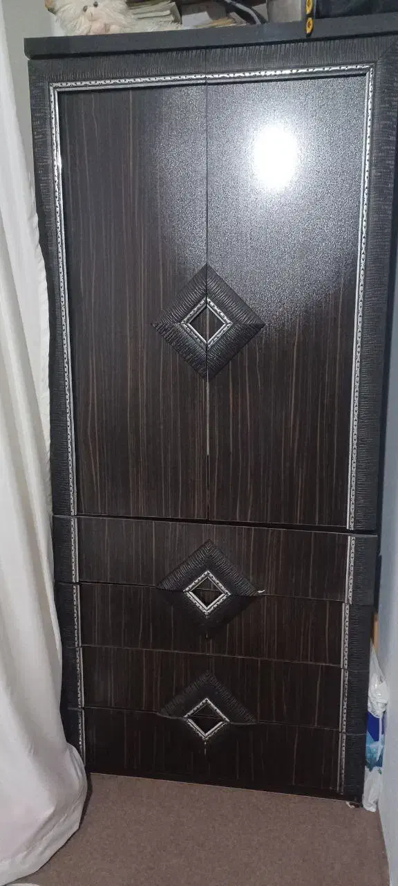 فرش و کمد و میز وسط مبلی و صندلی|مبلمان خانگی و میز عسلی|آستارا, |دیوار