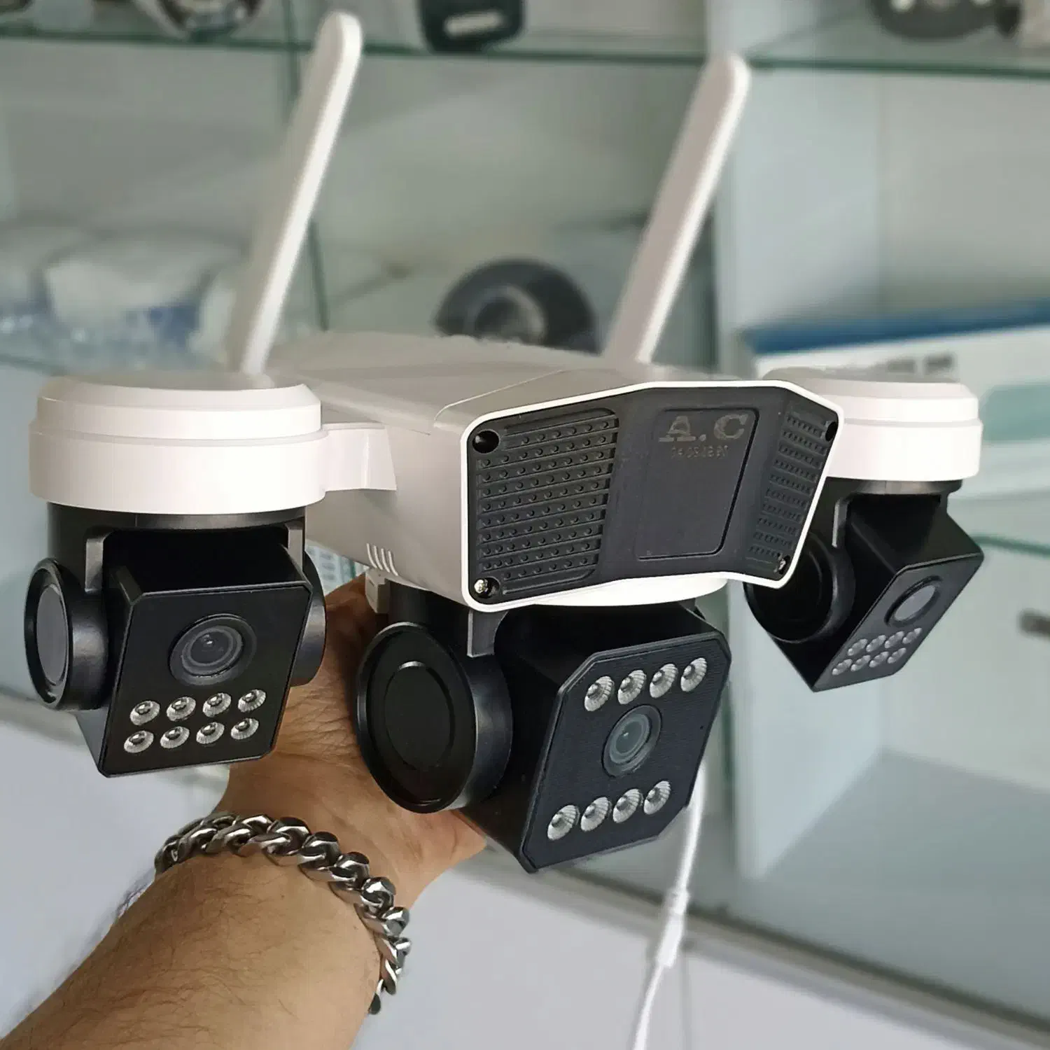 دوربین وایرلس چرخشی سیمکارتی پهبادی سه لنز/1304|دوربین مداربسته|شیراز, میانرود|دیوار