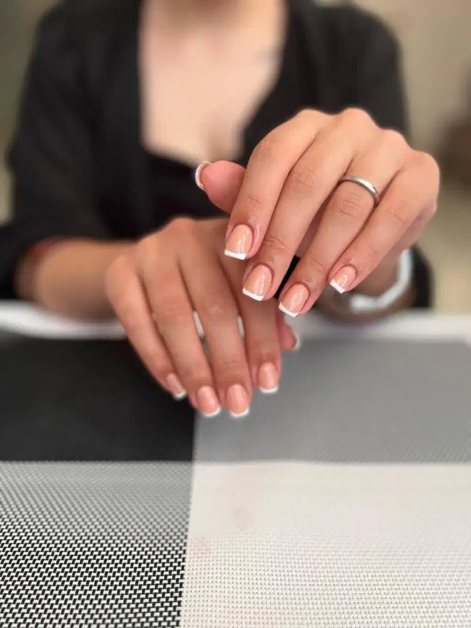 کاشت ناخن به صورت حرفه ای|خدمات آرایشگری و زیبایی|رویان, |دیوار