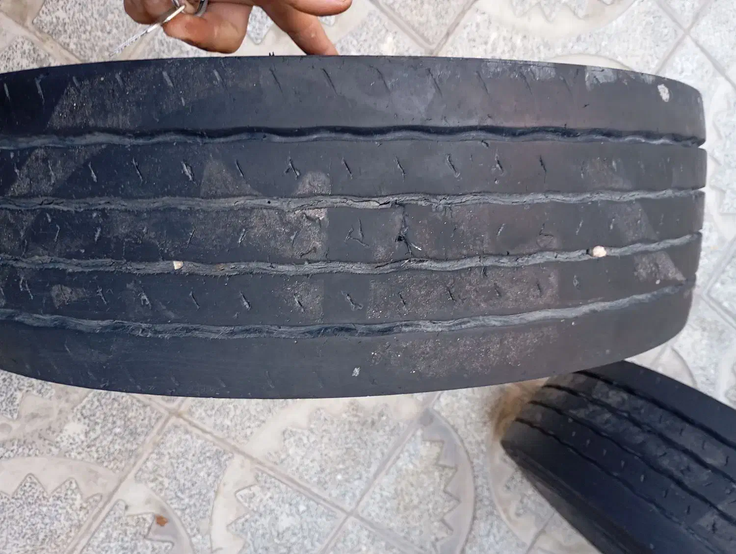 لاستیک تیوبلکس نیسان خاور|قطعات یدکی و لوازم جانبی|کنگاور, |دیوار