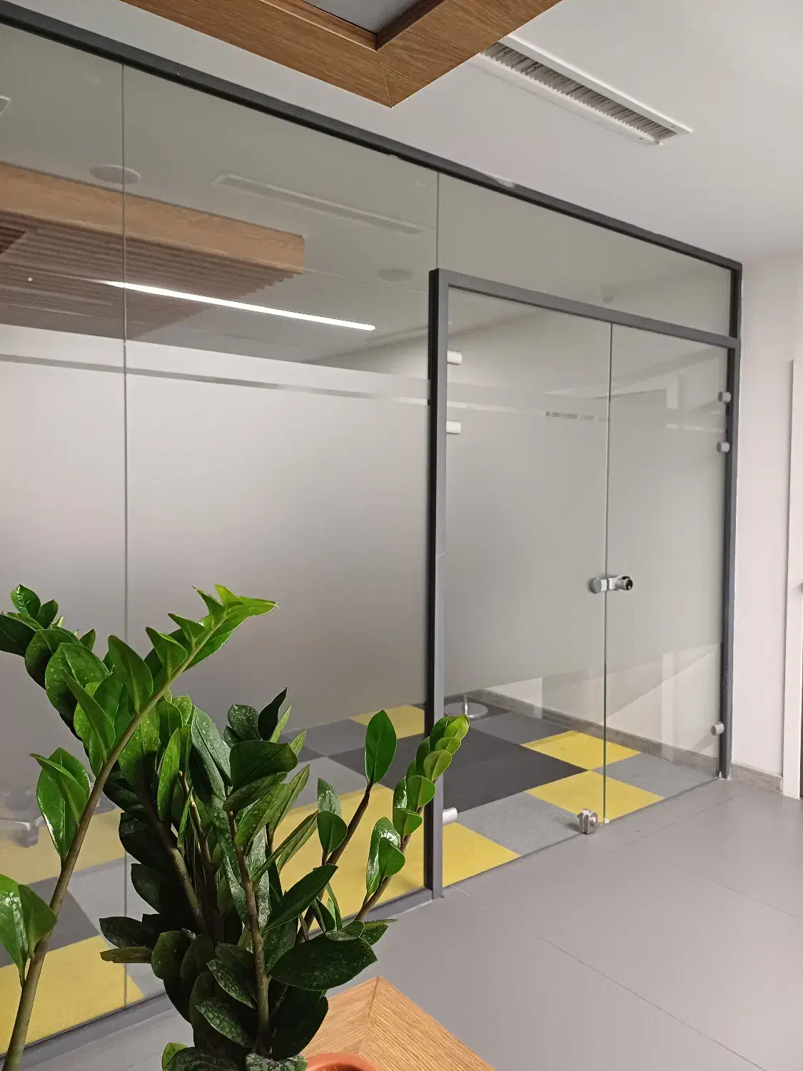 شیشه سکوریت،پارتیشن شیشه ای،جابجایی،ریلی همه مناطق|خدمات پیشه و مهارت|تهران, سهروردی|دیوار