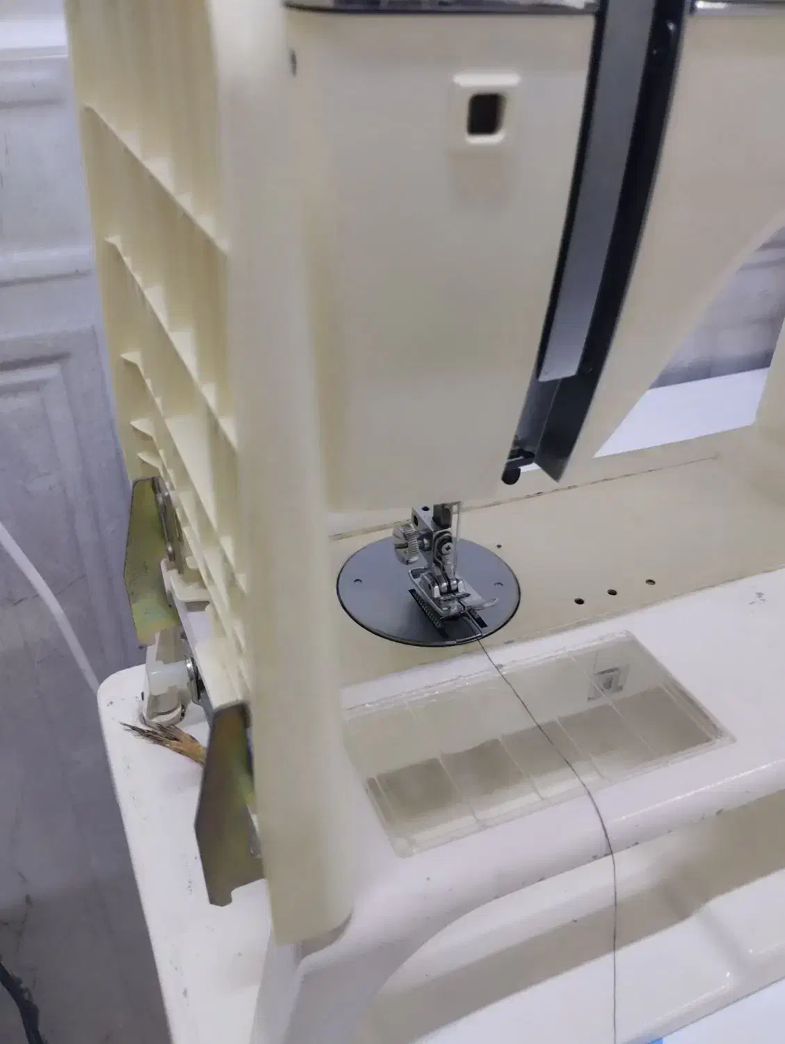 فروش چرخ خیاطی 813 سالم و نو|چرخ خیاطی و ریسندگی|قشم, |دیوار