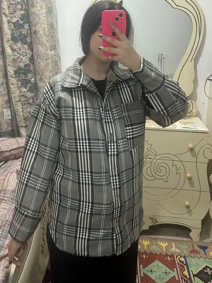 پافر اسپرت و مانتو|لباس|رشت, سیا اسطلخ|دیوار