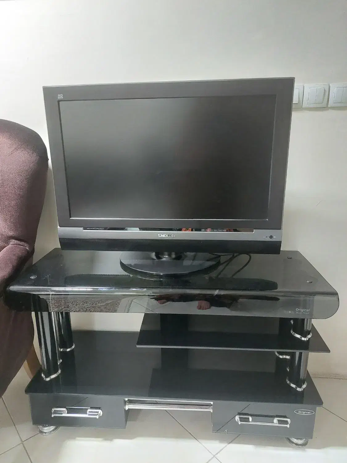 تلوزیون و میز و دستگاه گیرنده دیجیتال|تلویزیون و پروژکتور|مشهد, امیریه|دیوار