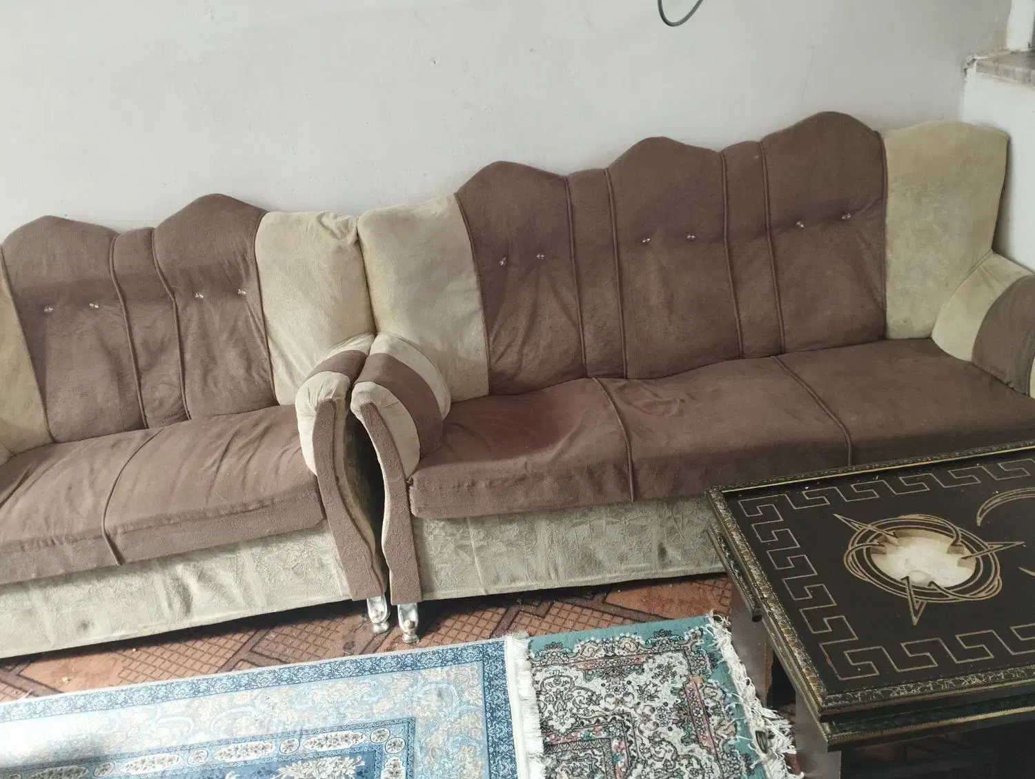 مبل دو و سه نفره با یک میز بزرگ و چهارتا کوچک|مبلمان خانگی و میز عسلی|خاش, |دیوار
