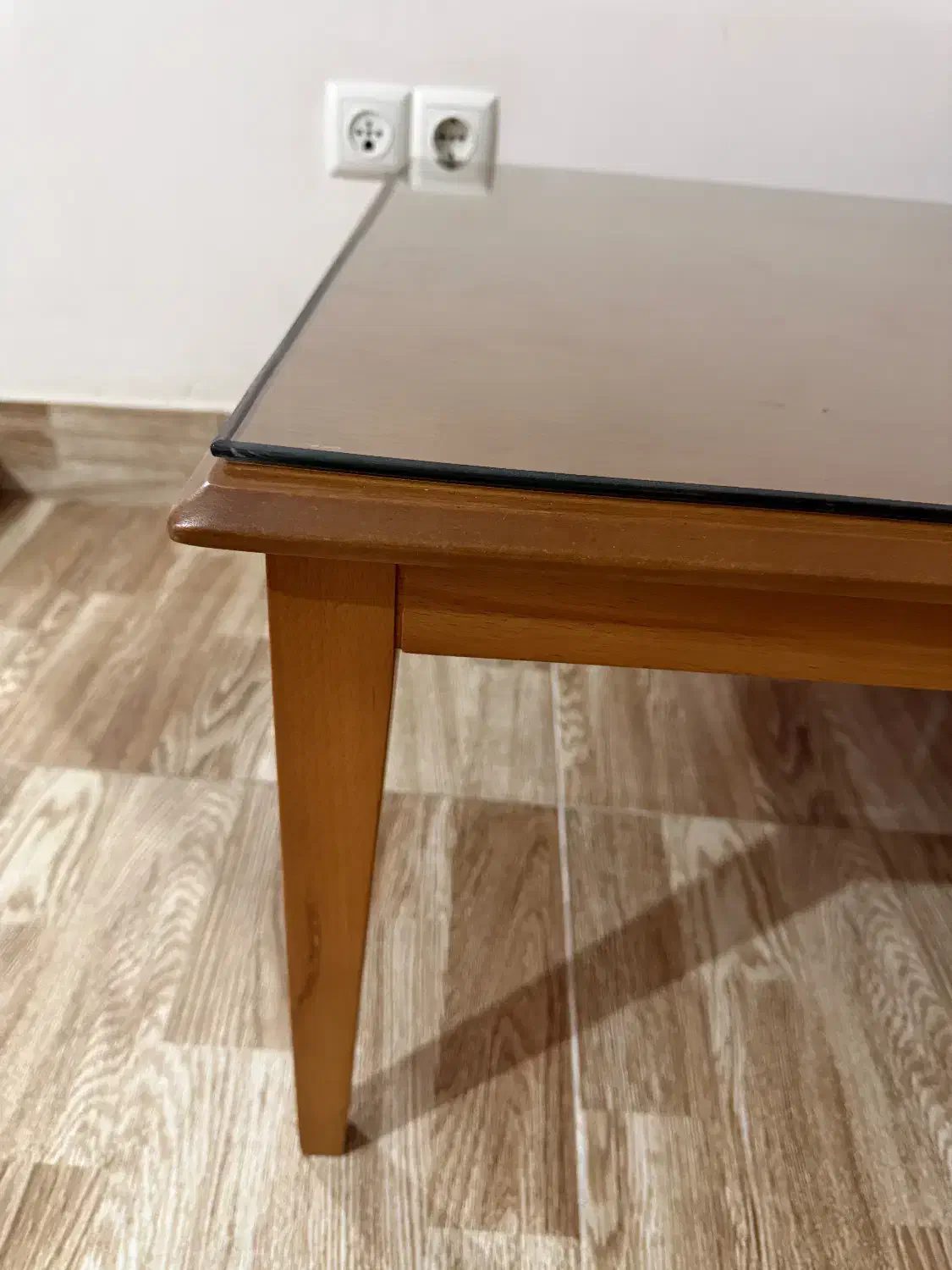 ۲عدد میز عسلی و ا عدد میز وسط برای پذیرایی|مبلمان خانگی و میز عسلی|رشت, بلوار گیلان|دیوار