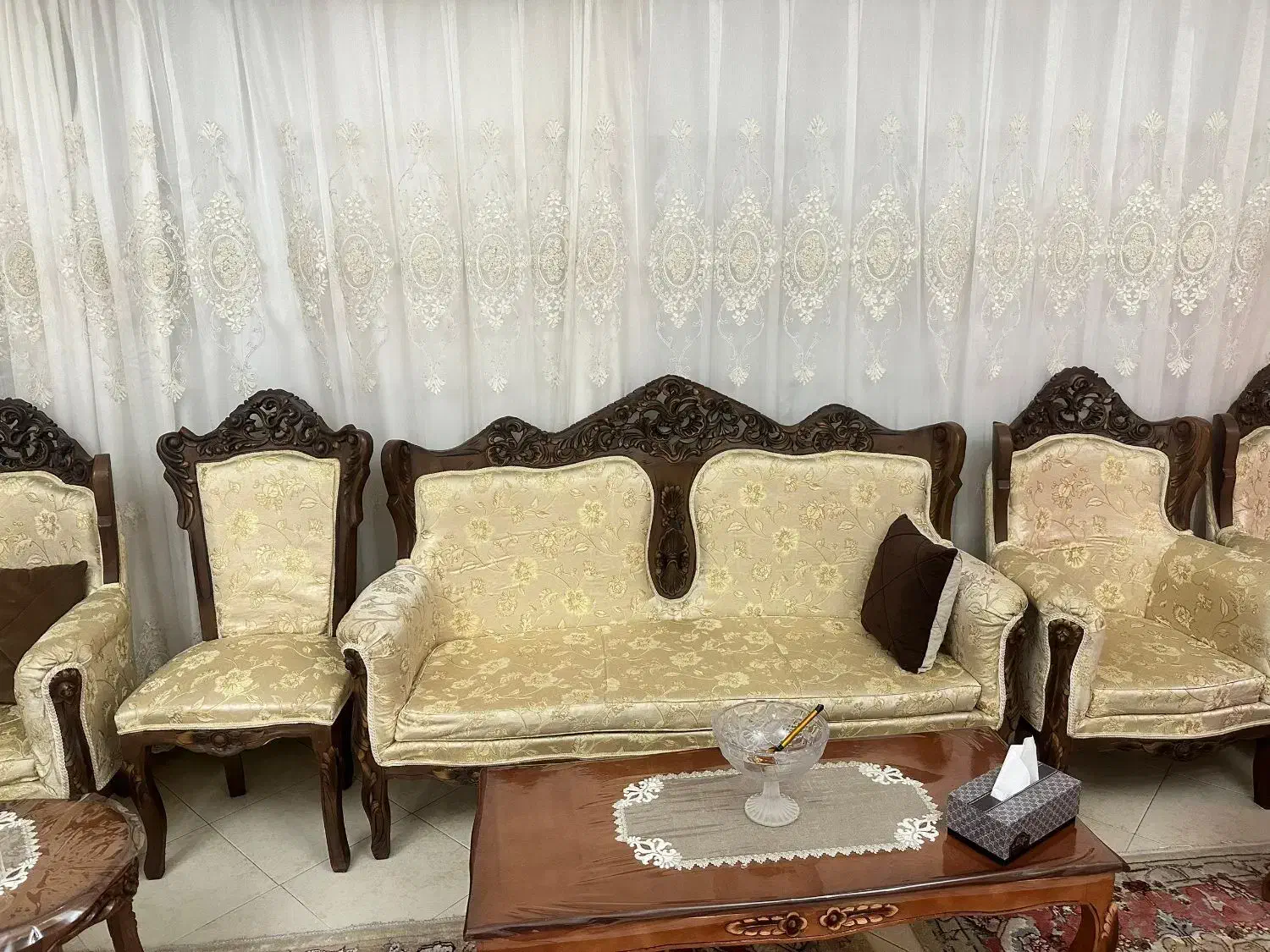 مبل دو تشکه سلطنتی|مبلمان خانگی و میز عسلی|تبریز, |دیوار