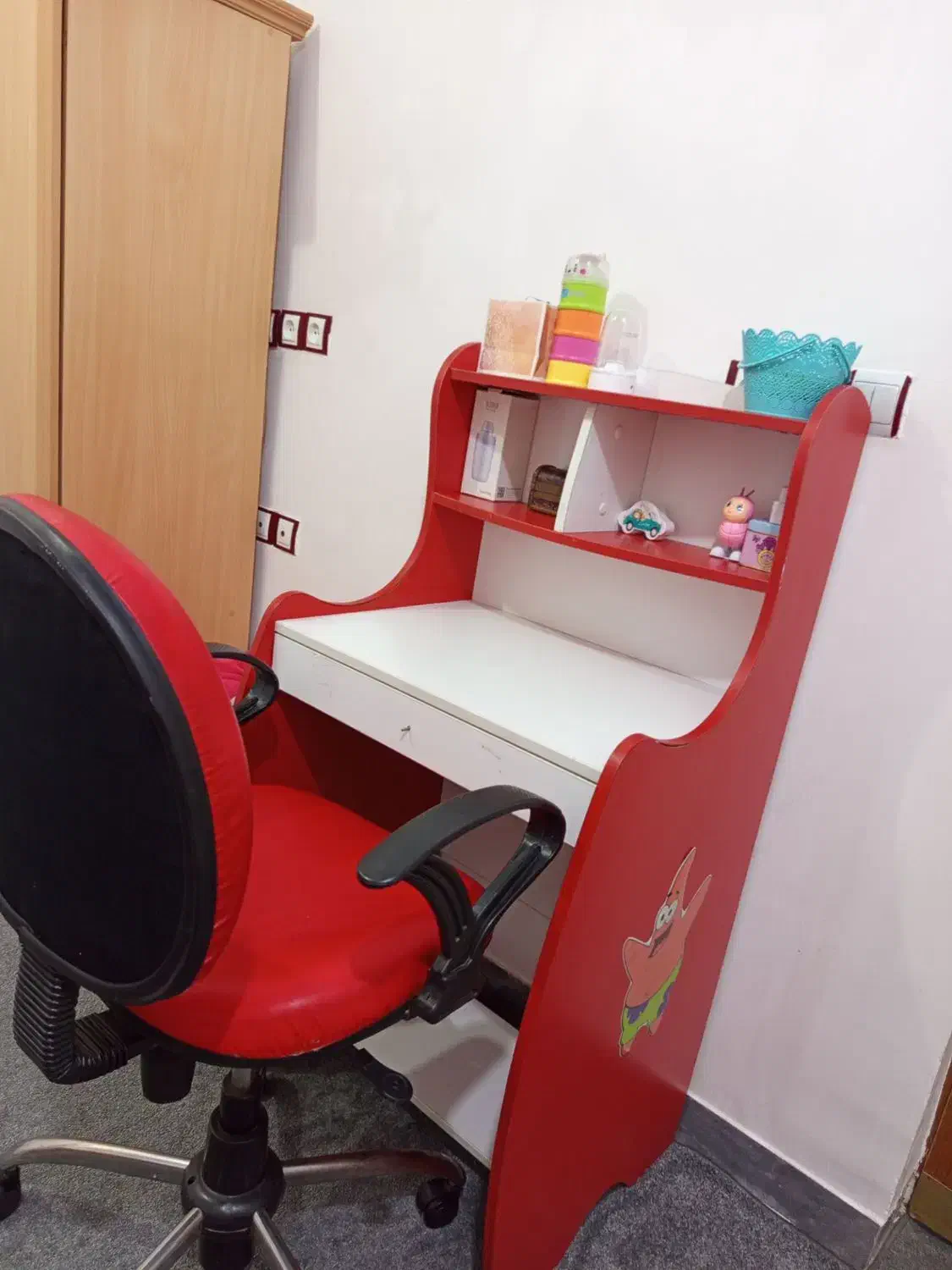 میز تحریر و کمد و صندلی|میز تحریر و کامپیوتر|شوش, |دیوار