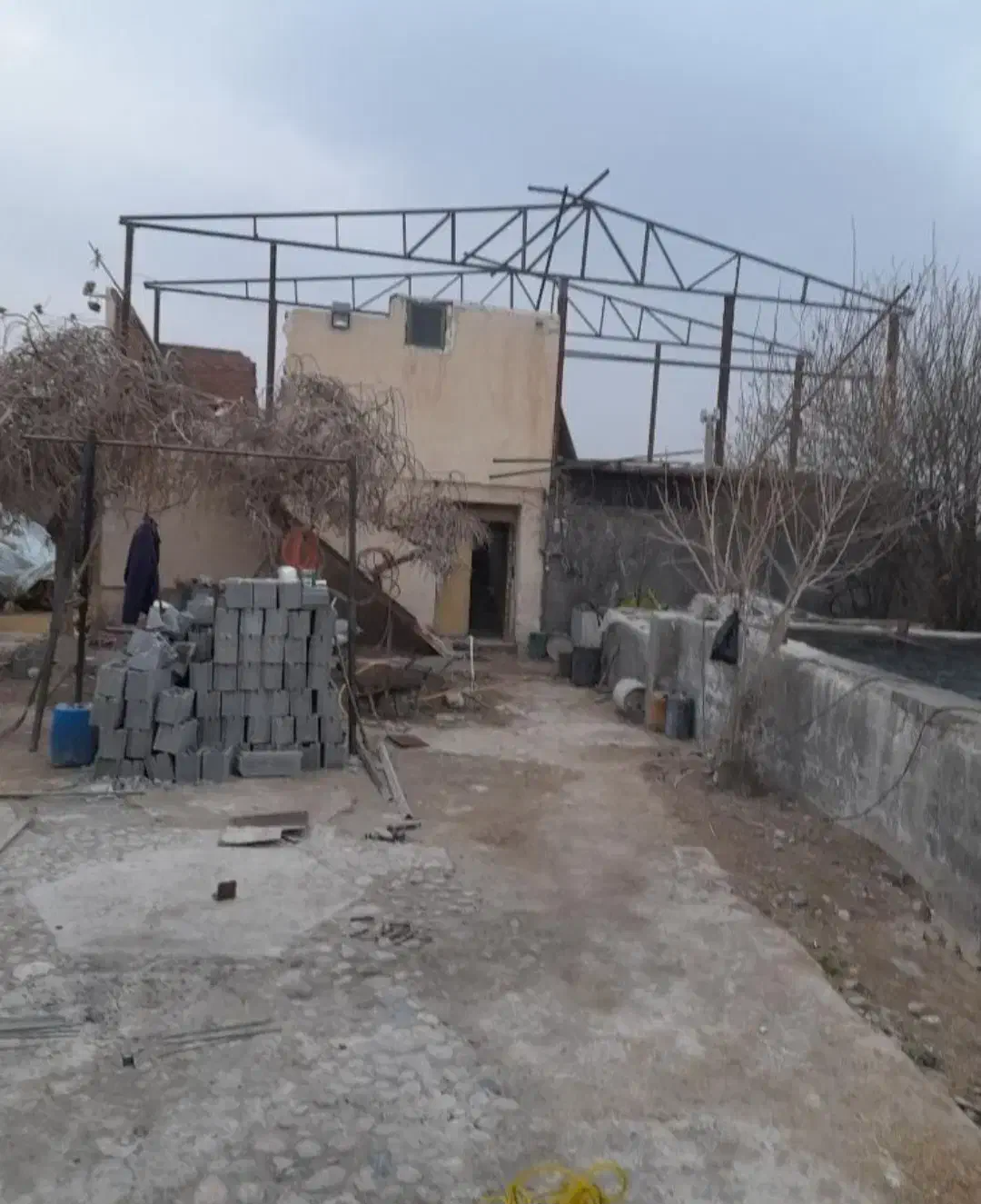 سیم کشی ولوله کشی اسکلت بندی و نبش کشی سقف شیروانی|خدمات پیشه و مهارت|مراغه, |دیوار