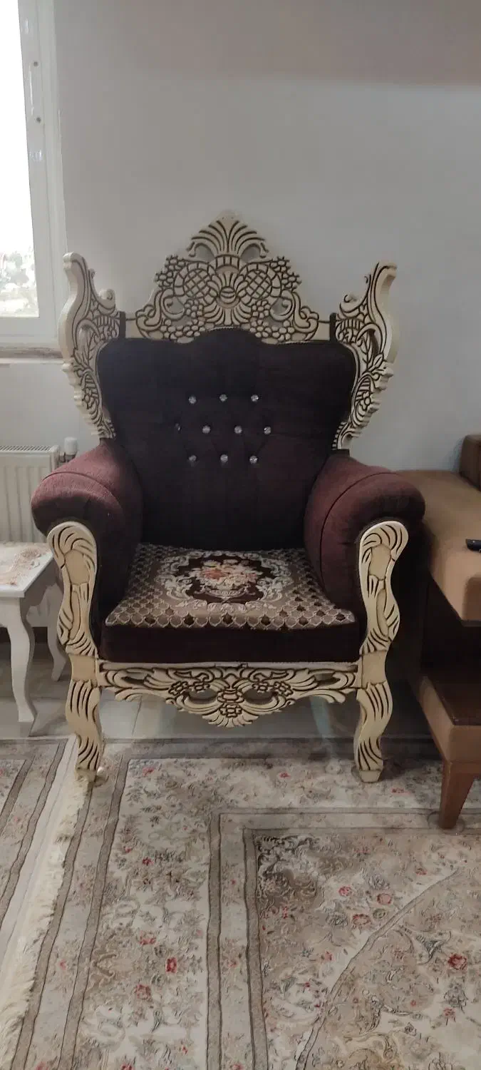 مبل سلطنتی ۷ نفره|مبلمان خانگی و میز عسلی|رودسر, |دیوار