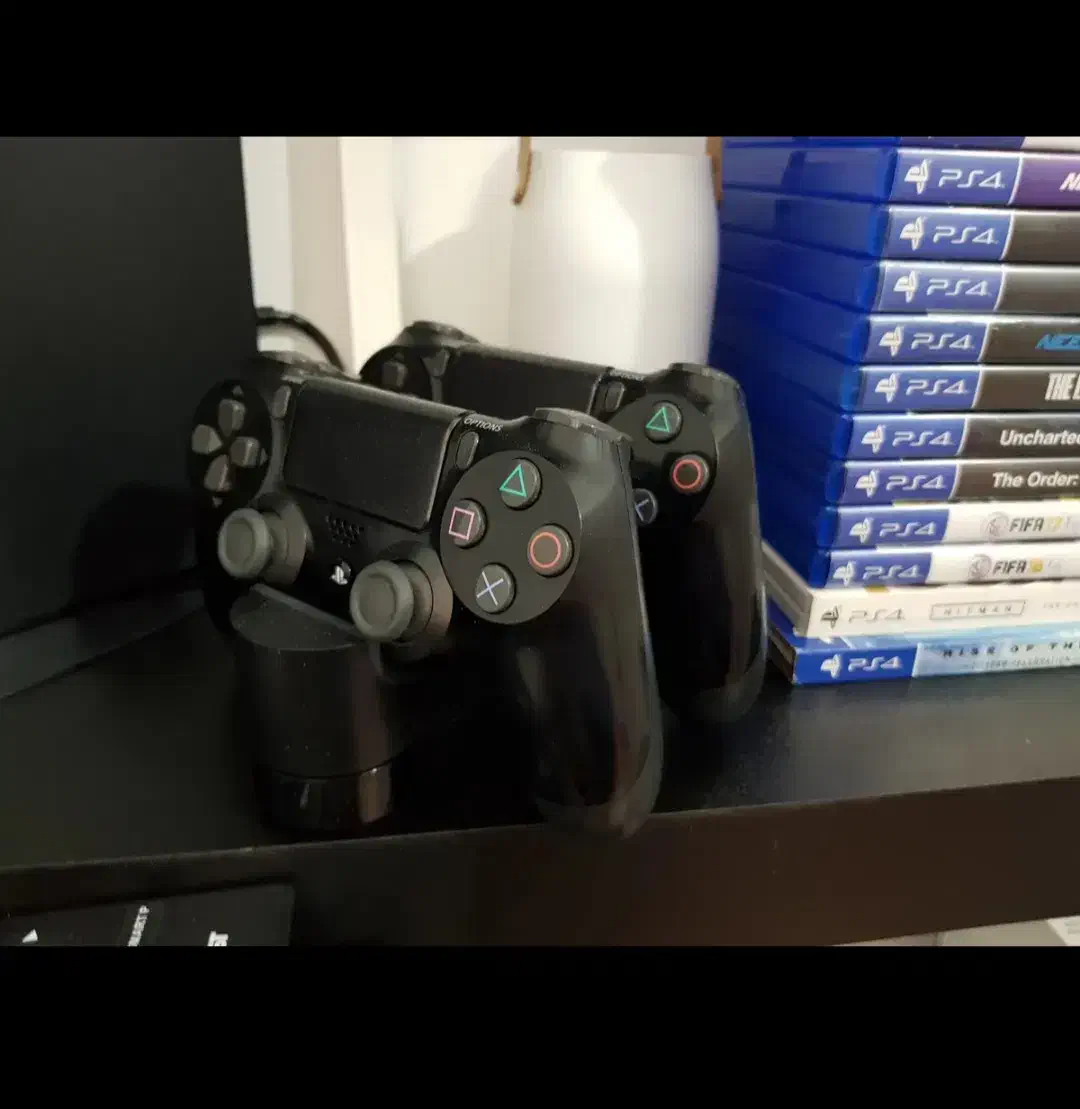 ps4  یک ترا دو دسته و شارژر آخرین سری اروپا همراه|کنسول، بازی ویدئویی و آنلاین|رشت, فلسطین|دیوار