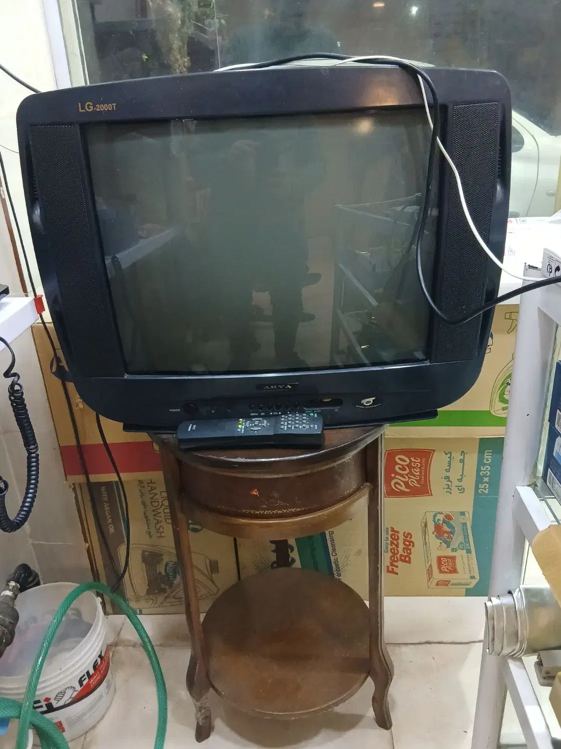 تلویزیون آریا ۲۱ با میزش|تلویزیون و پروژکتور|رشت, استقامت ۲|دیوار