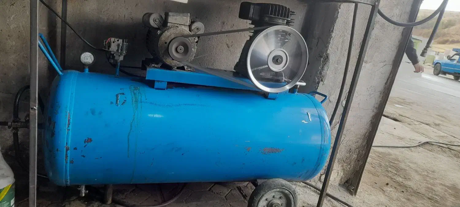 پمپ باد ۲۵۰ لیتری متور ایتالیا تازه تعمیر ب ضمانت|ابزارآلات|دیواندره, |دیوار