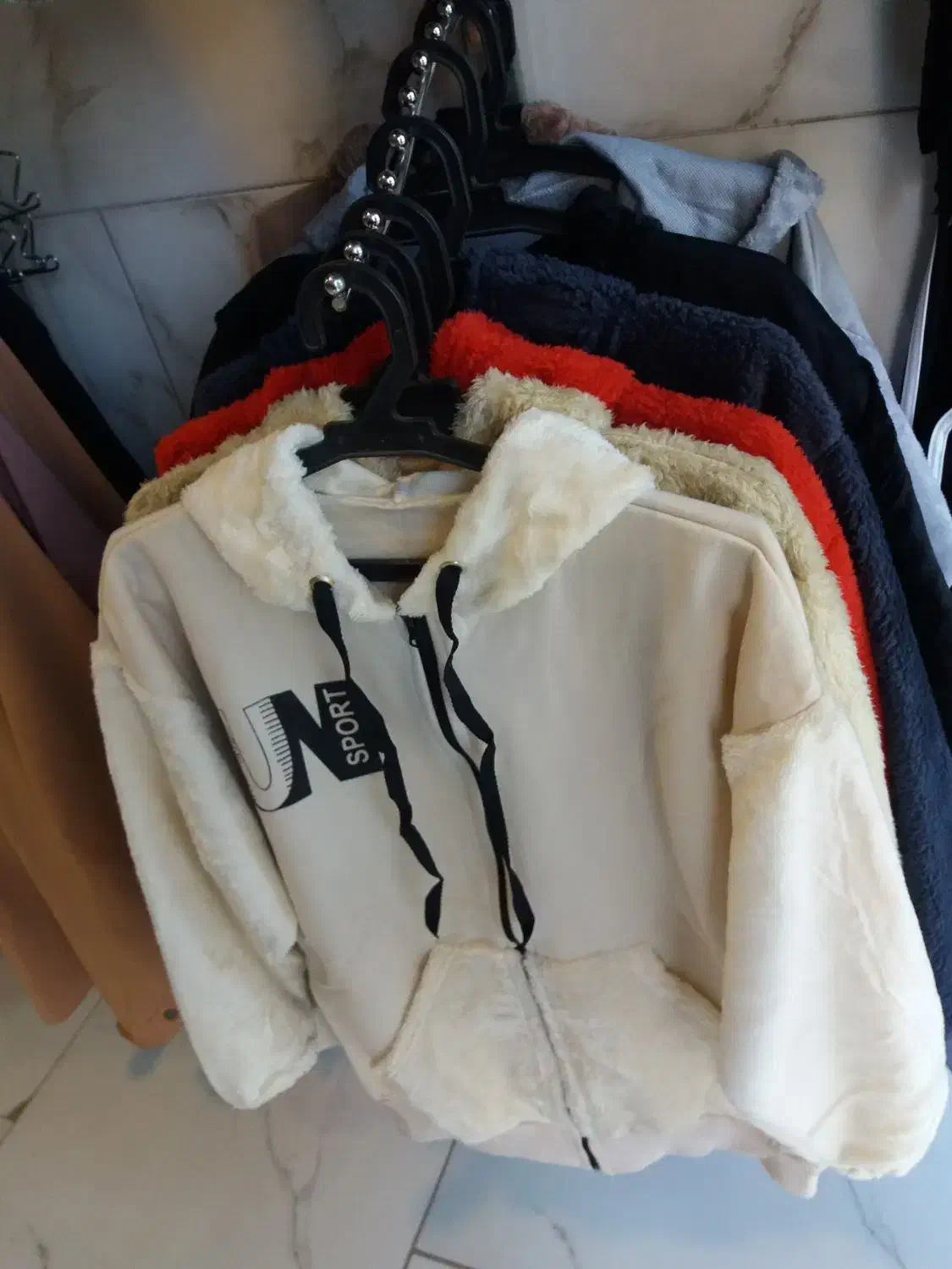 هودی|لباس|قم, دانش|دیوار