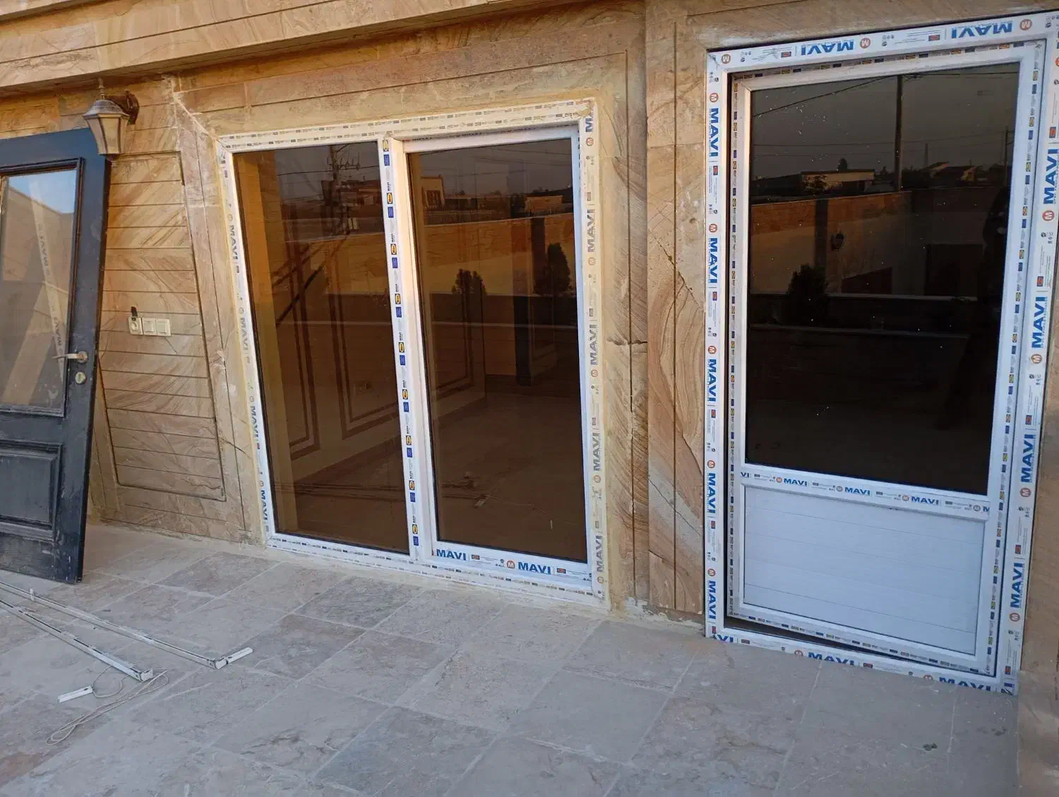 تولید و تعمیرات درب و پنجره یو پی وی سی UPVC|خدمات پیشه و مهارت|مشهد, هدایت|دیوار