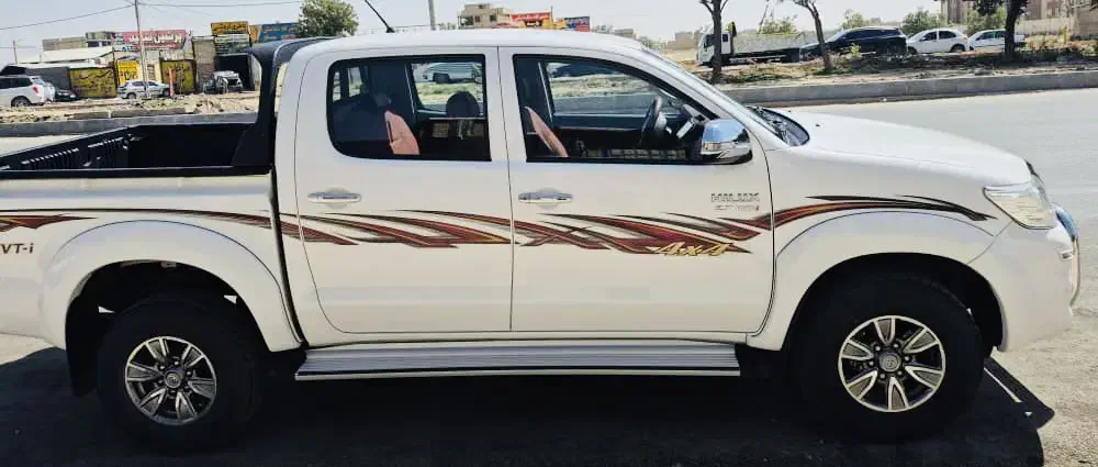 تویوتا هایلوکس بلند2014|خودرو سواری و وانت|مرودشت, بیست متری بیمارستان|دیوار