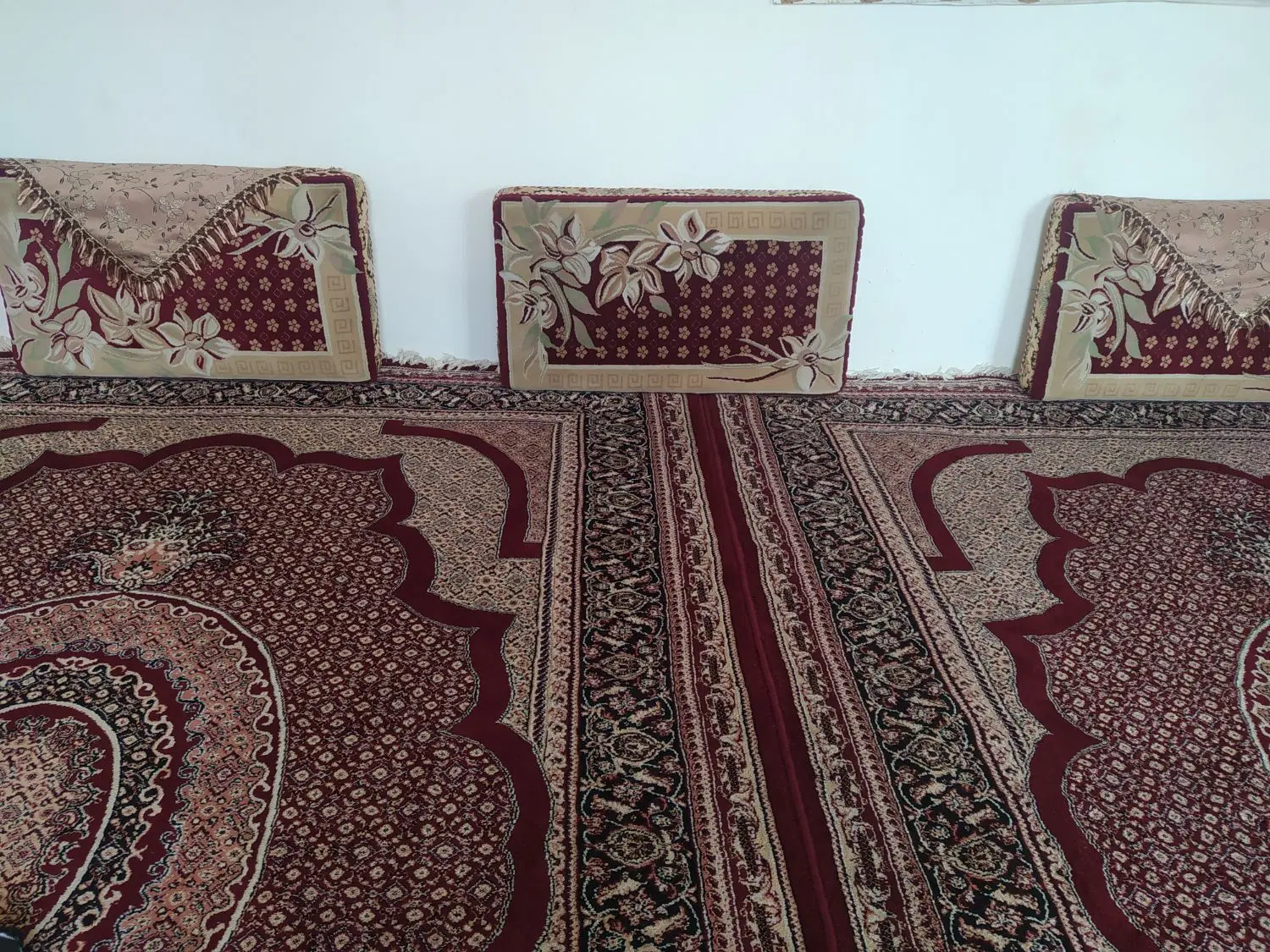 فرش و پشتیی|فرش|سنندج, |دیوار