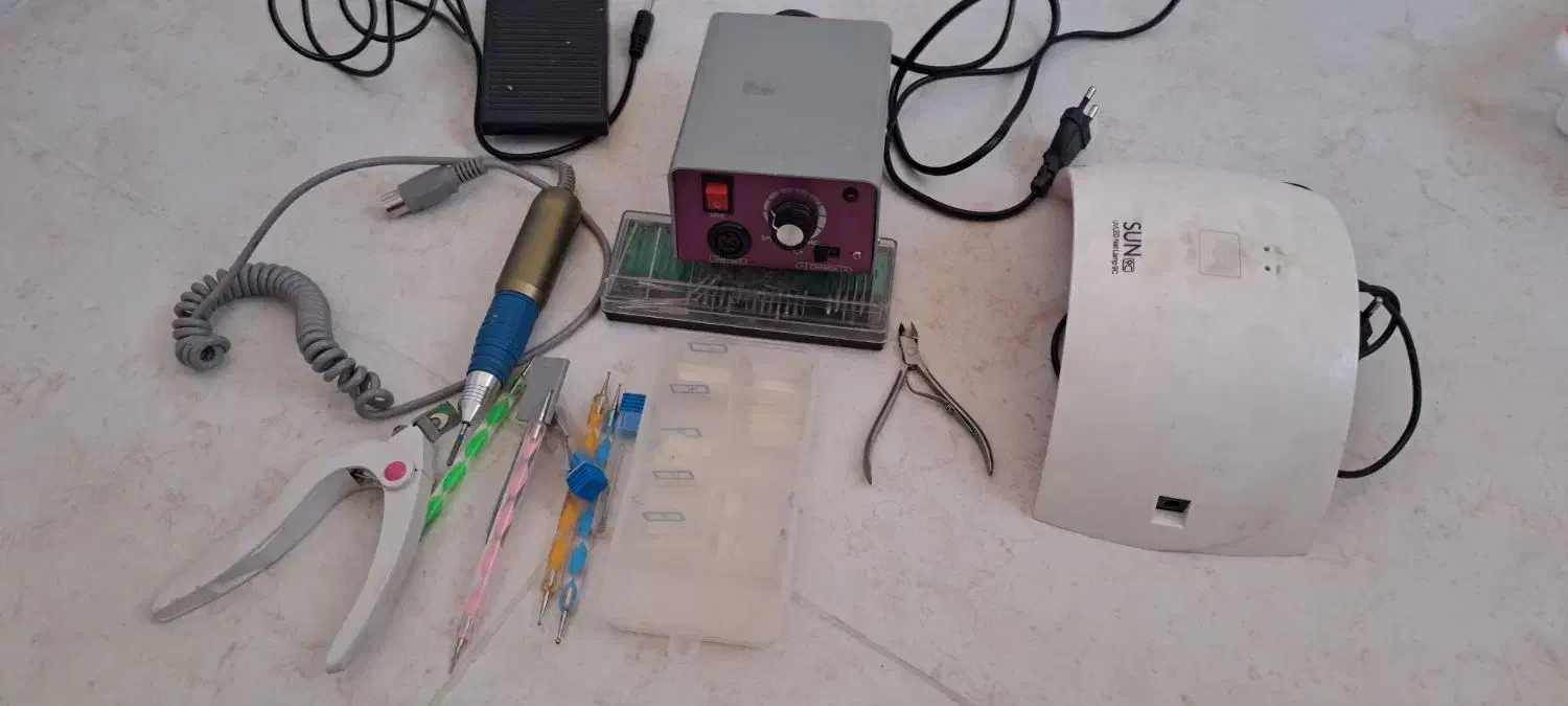 سوهان برقی دستگاه یو وی فقط یکماه کار کرده|آرایشی، بهداشتی، درمانی|سنندج, |دیوار