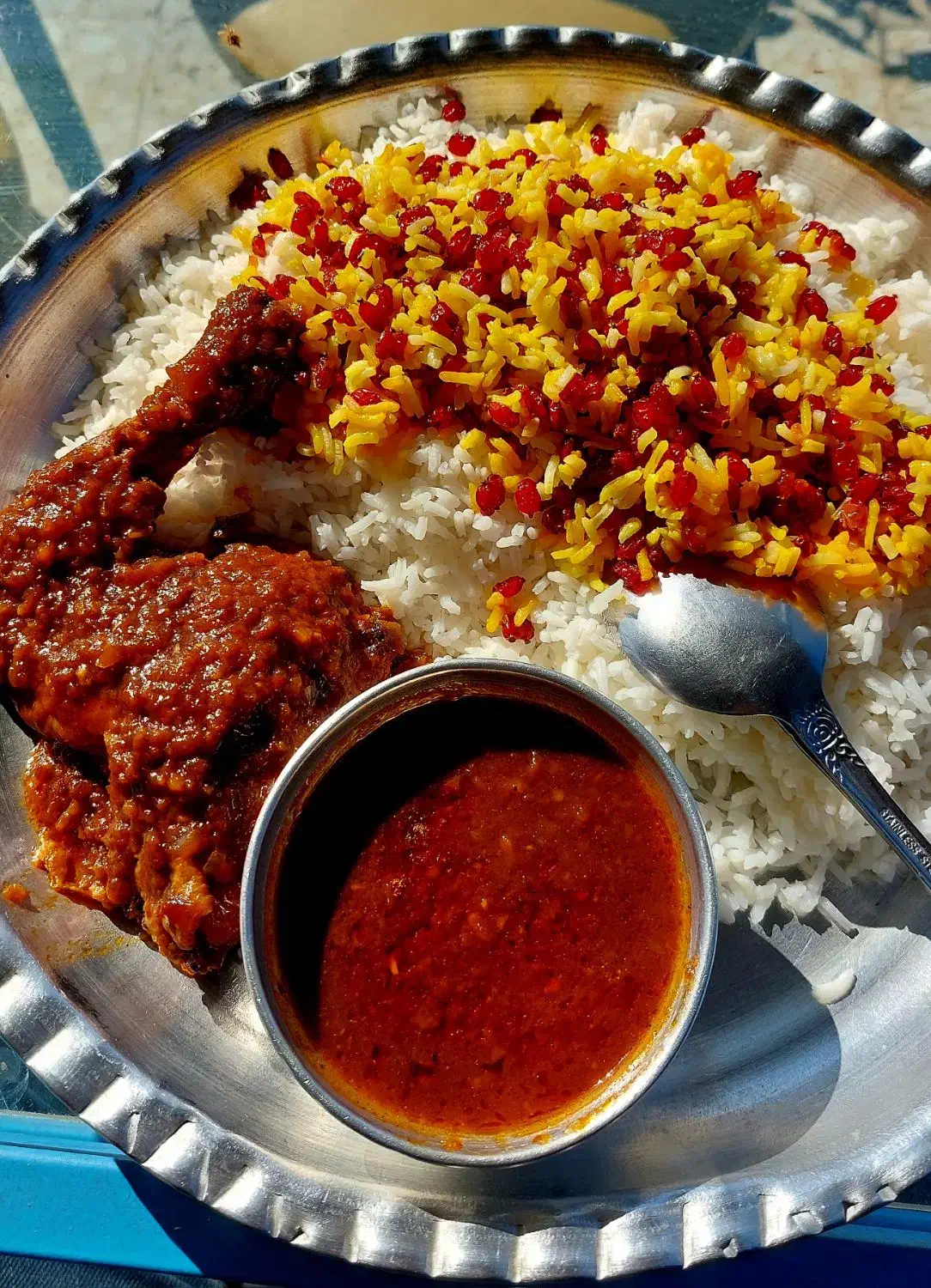 آشپزخانه و بیرون بر حاج مسیح|خدمات پذیرایی، مراسم|نور, |دیوار